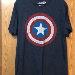 Captain America tee EUC